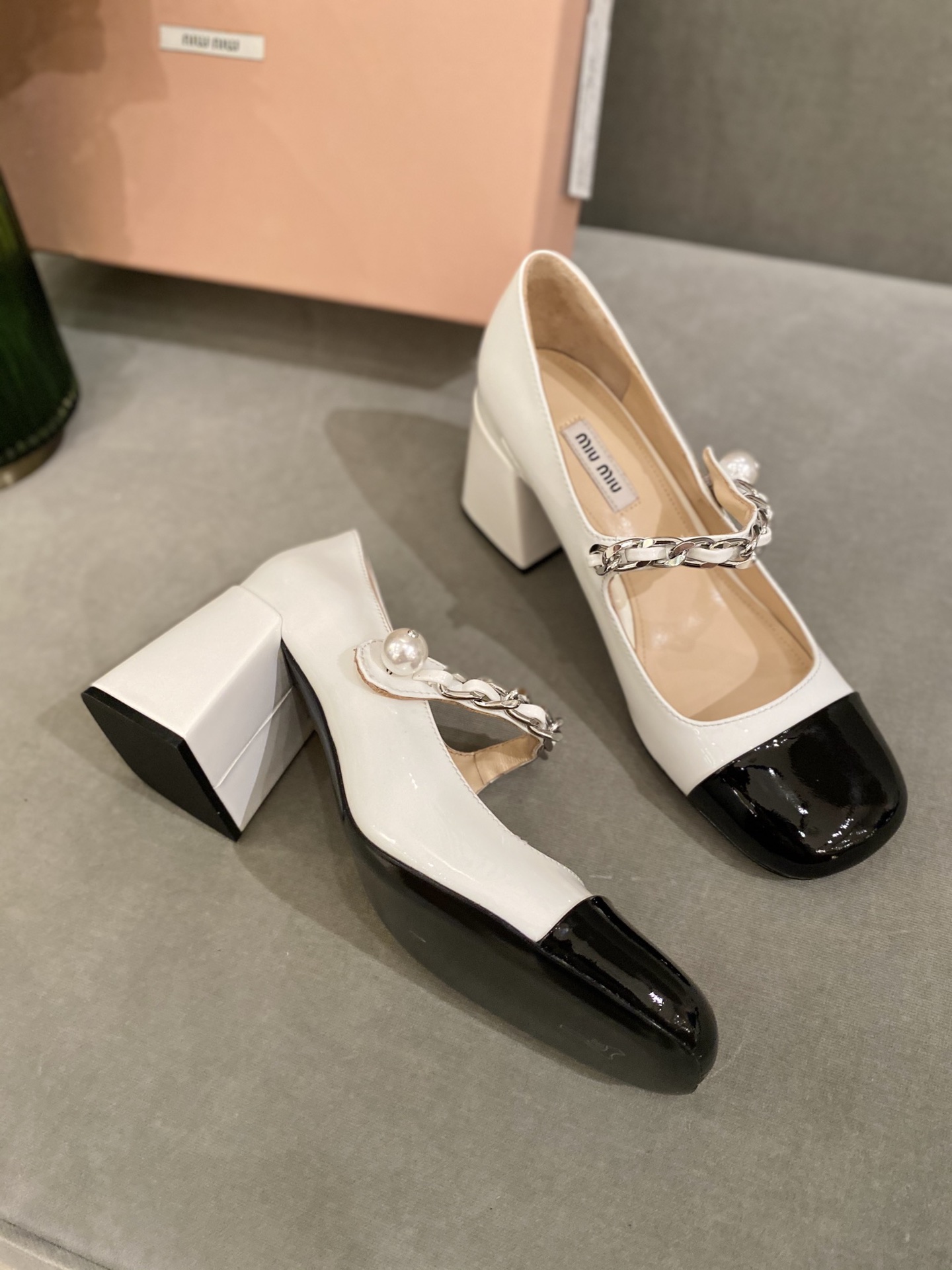 Miu Miu color-blocked pearl chain Mary Jane chunky heels - Image 3