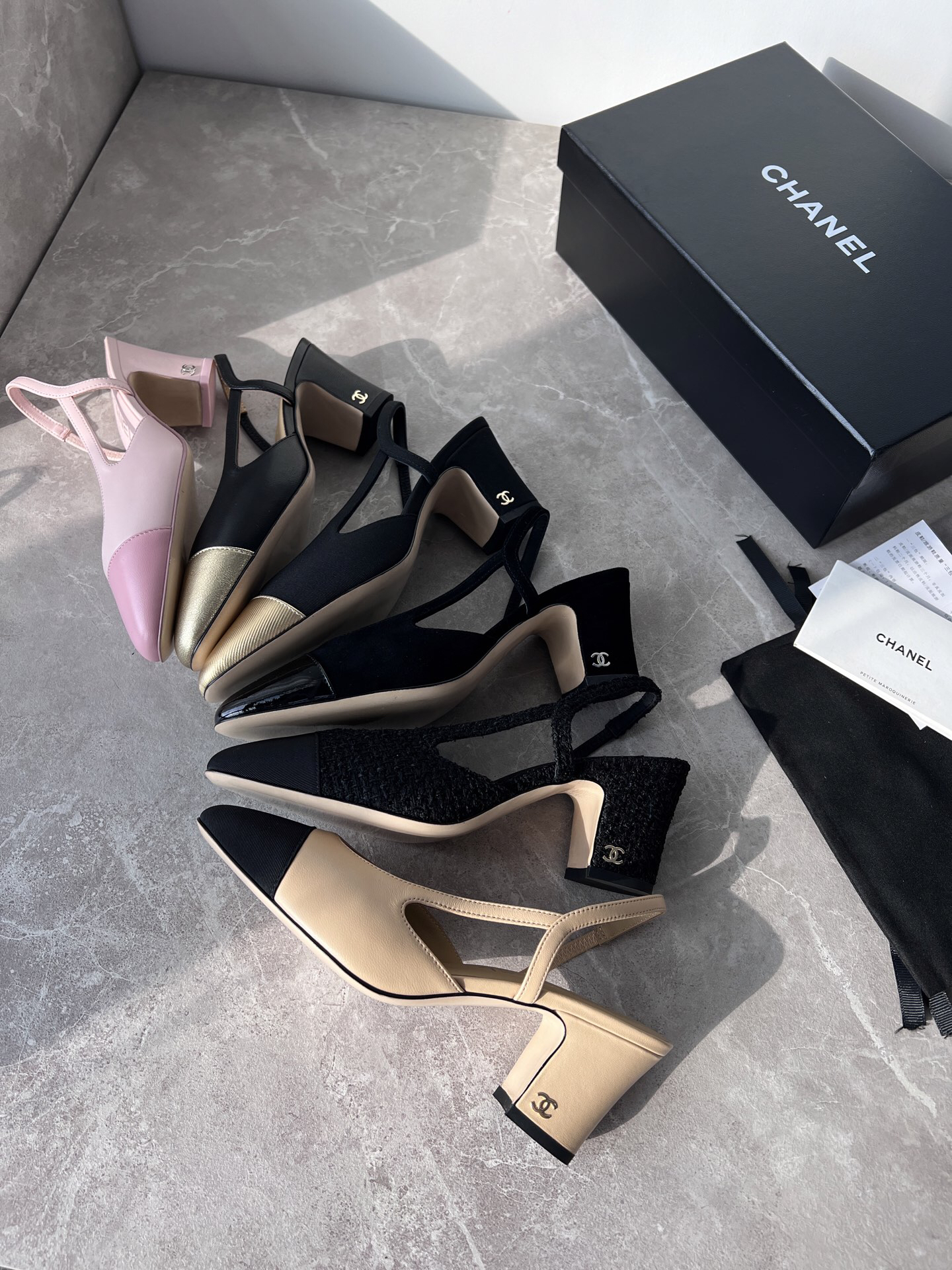 CHANEL classic color-blocked open-back slingback chunky heel sandals - Image 3