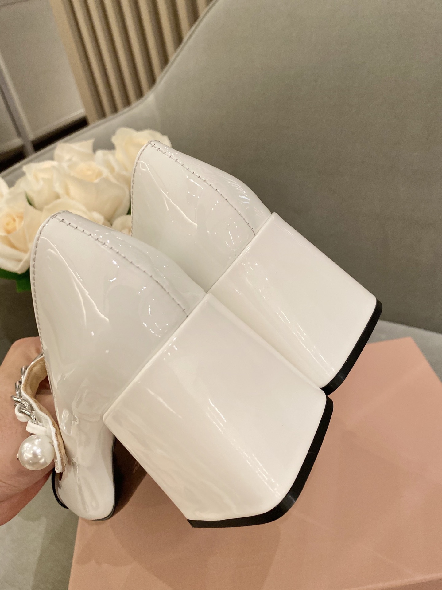 Miu Miu color-blocked pearl chain Mary Jane chunky heels - Image 6