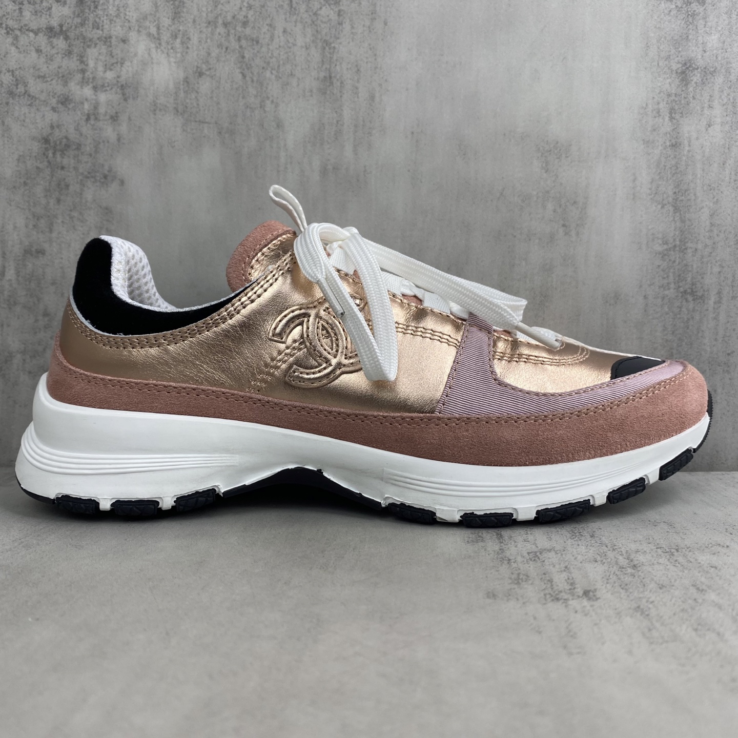 CHANEL color-blocked platform casual sneakers - Image 13