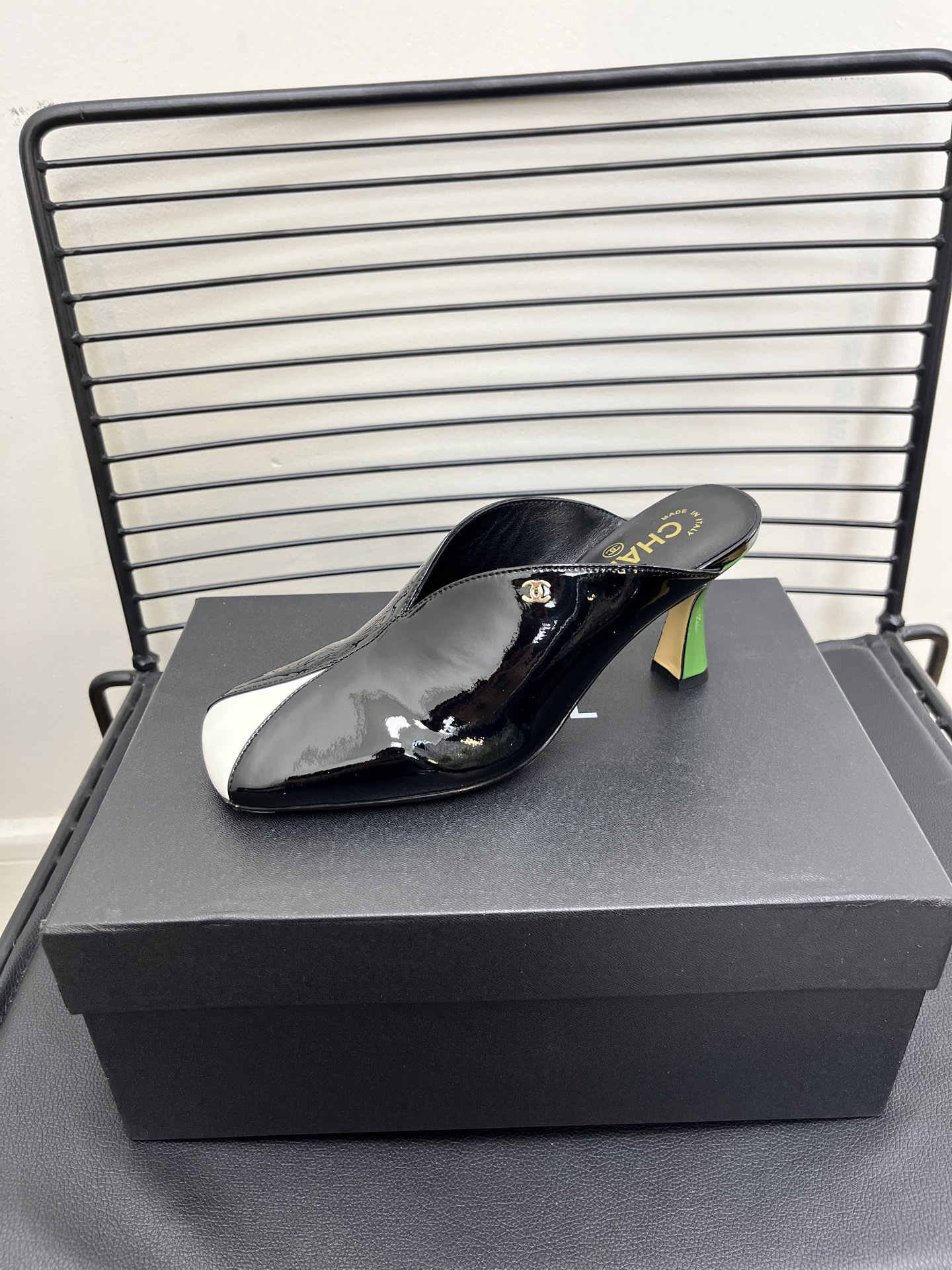 CHANEL color-blocked square-toe stiletto mule sandals - Image 10