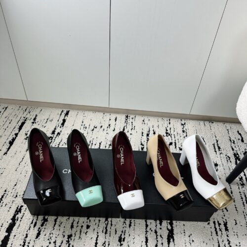 CHANEL color-blocked square-toe chunky heel high heels