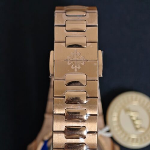 Alternative view of Patek Philippe Nautilus 5712R-001 Rose Gold Moon Phase Watch